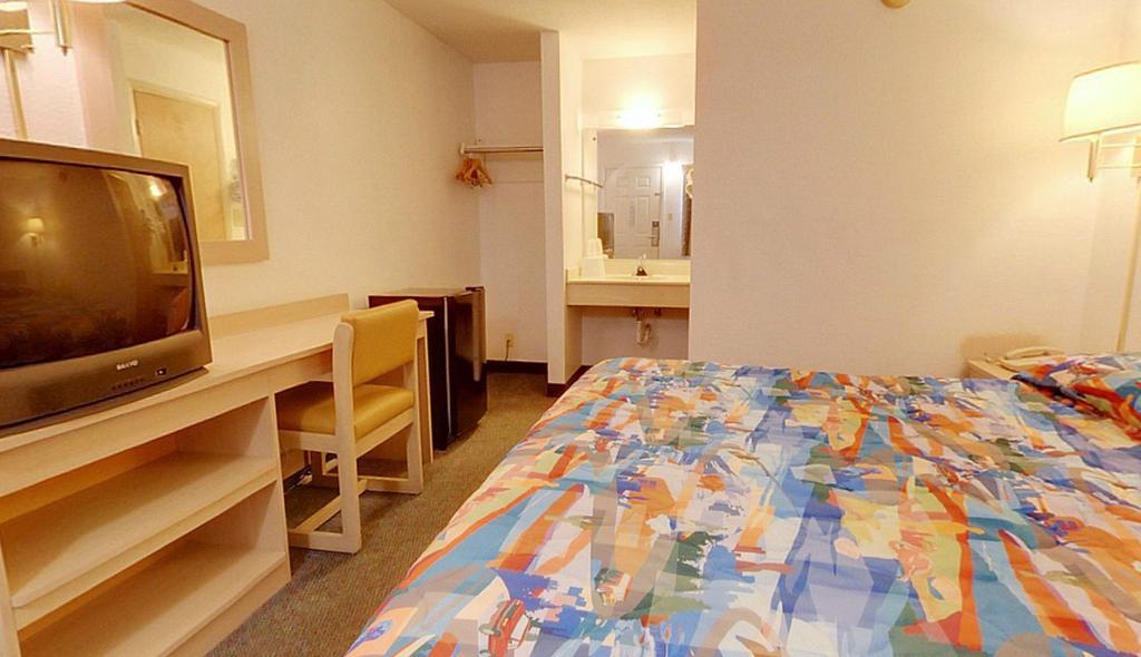 Americas Best Value Inn And Suites كاربونديل الغرفة الصورة